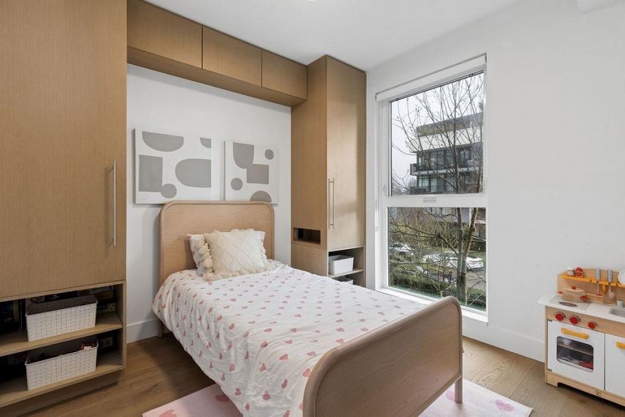 205 5089 Quebec Street