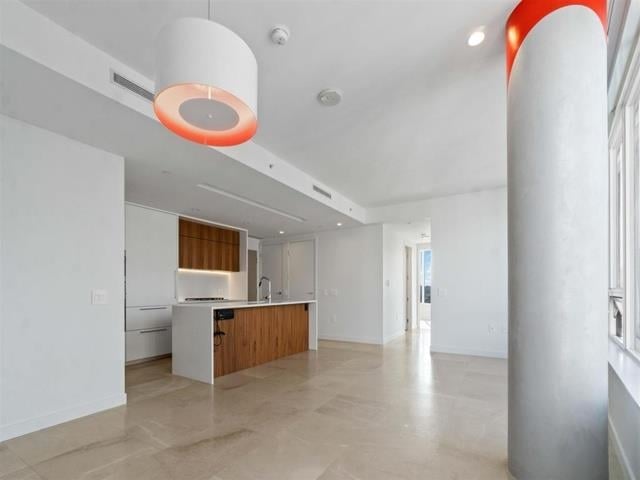 2005 885 Cambie Street