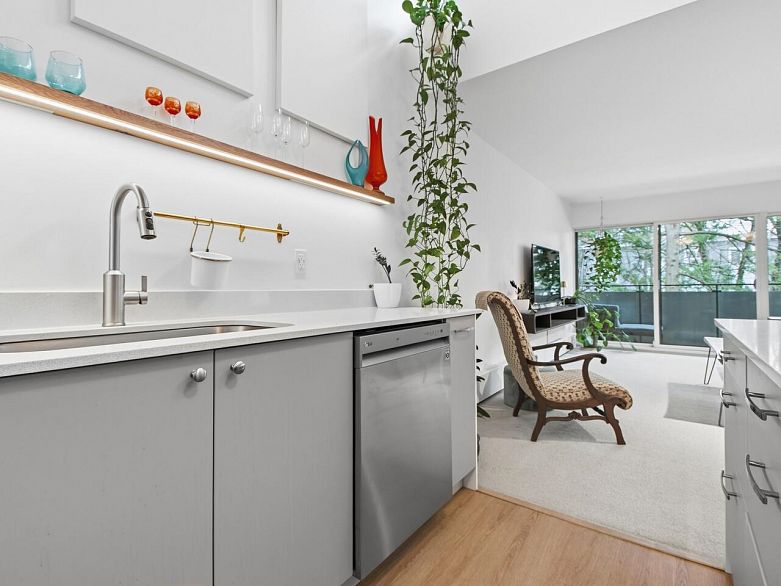 314 2416 W 3rd Avenue