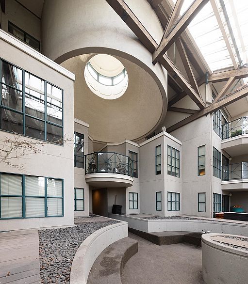 104 700 E Pender Street