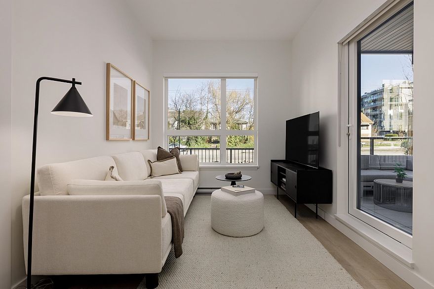 102 2268 E Broadway Street