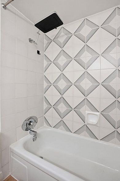 303 1516 Charles Street