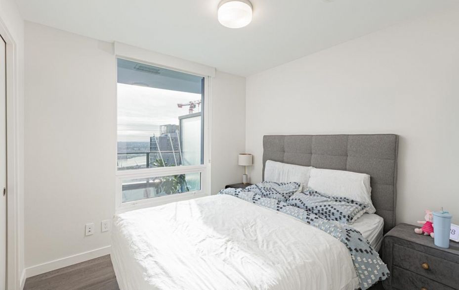 2907 8189 Cambie Street