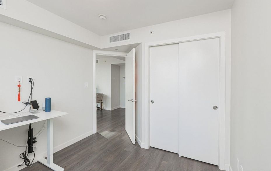 2907 8189 Cambie Street