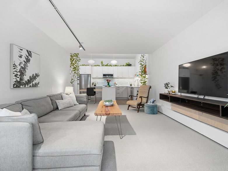 314 2416 W 3rd Avenue