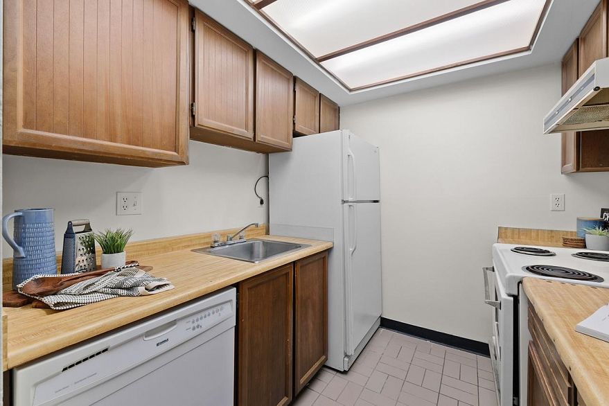 105 621 E 6th Avenue