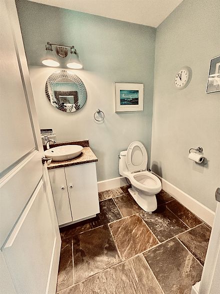 Studio 1912 ACADIA ROAD, Vancouver BC V6T 1R4