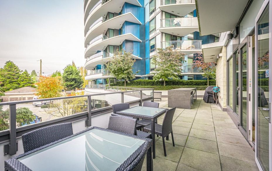 2907 8189 Cambie Street