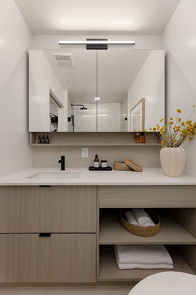 102 2268 E Broadway Street