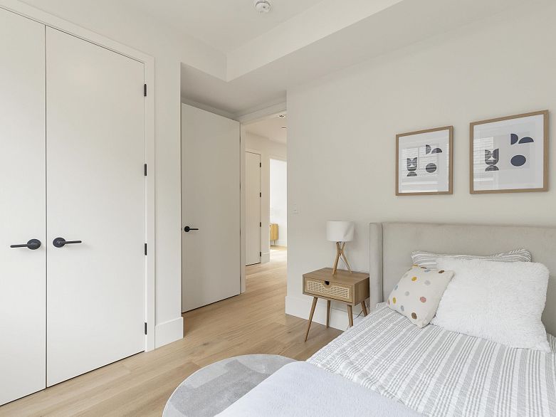 1 3919 W 18th Avenue