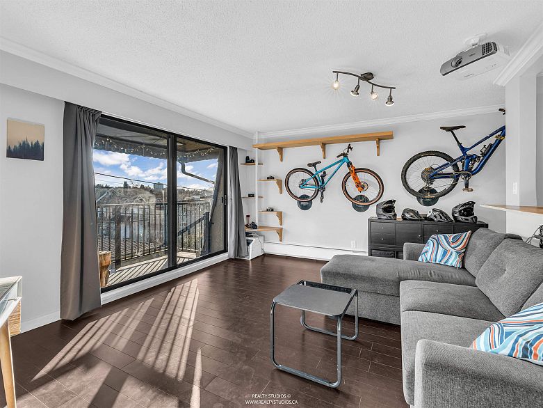 306 2222 Cambridge Street