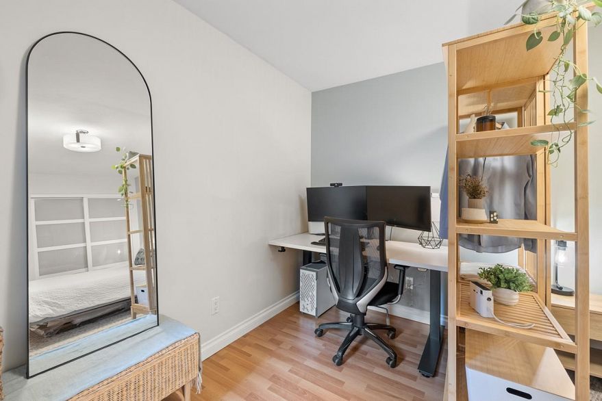 205 2212 Oxford Street