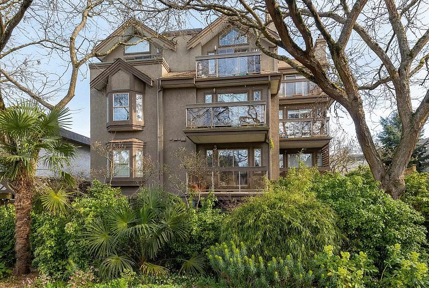 101 1689 E 4th Avenue