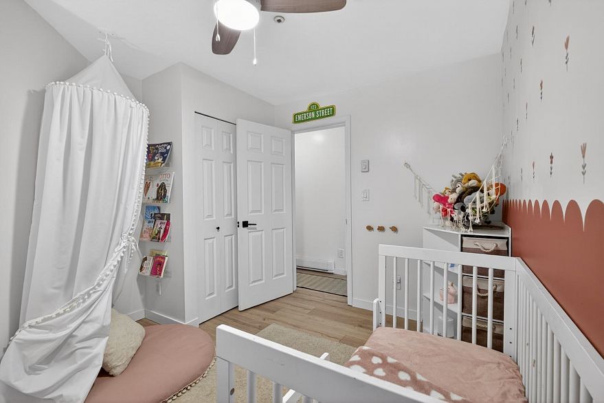 101 1689 E 4th Avenue