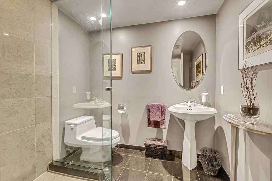 1404 819 Hamilton Street