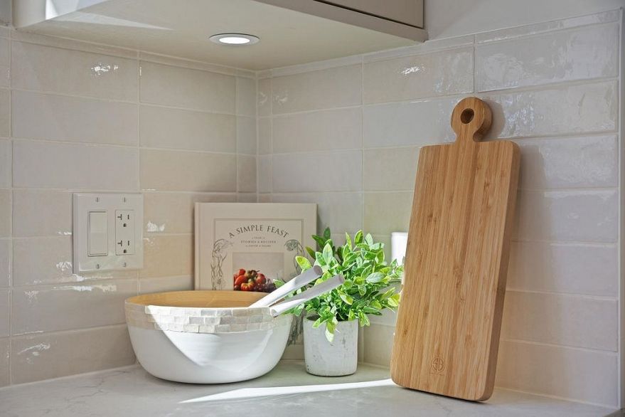 1 2447 E 41st Avenue