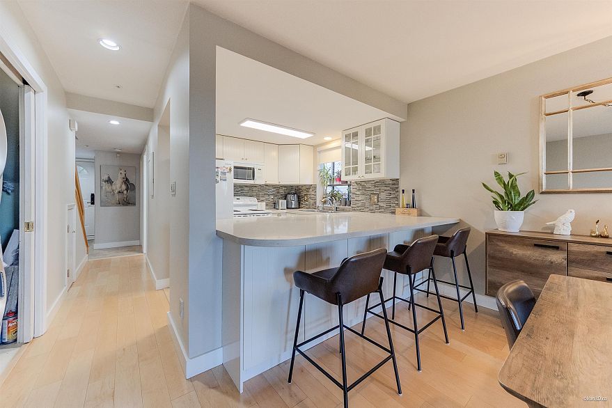 6 2150 SE Marine Drive