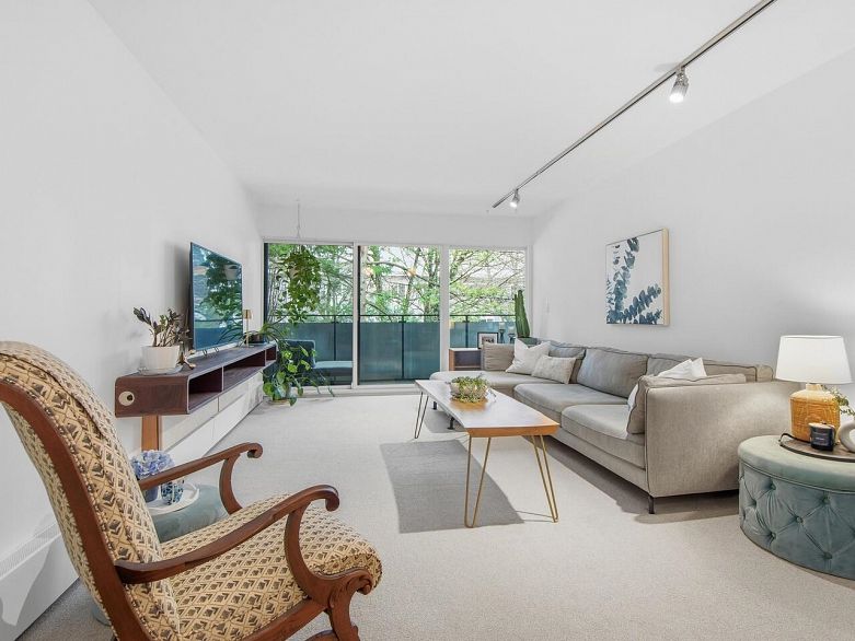 314 2416 W 3rd Avenue