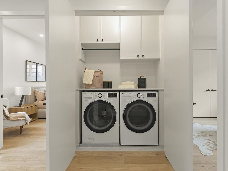 2 3919 W 18th Avenue