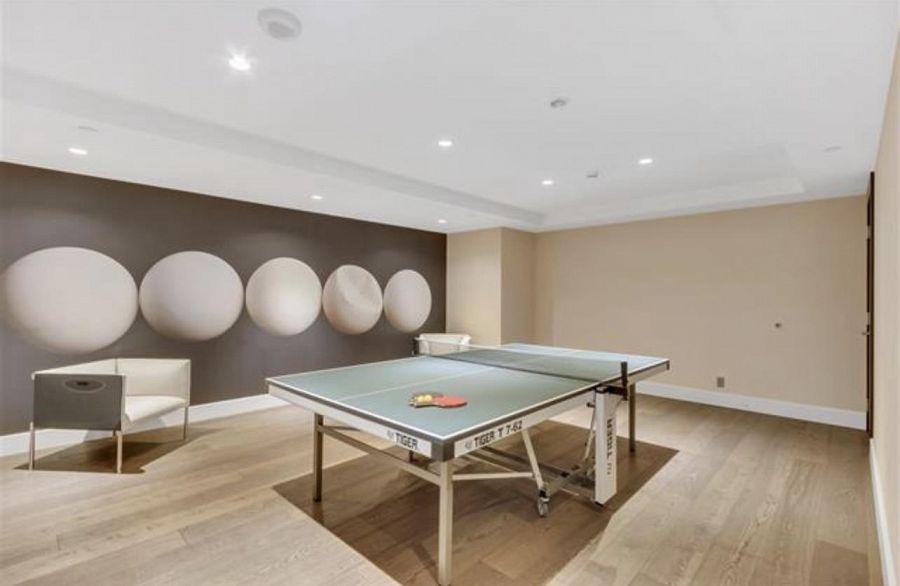 1301 277 Thurlow Street