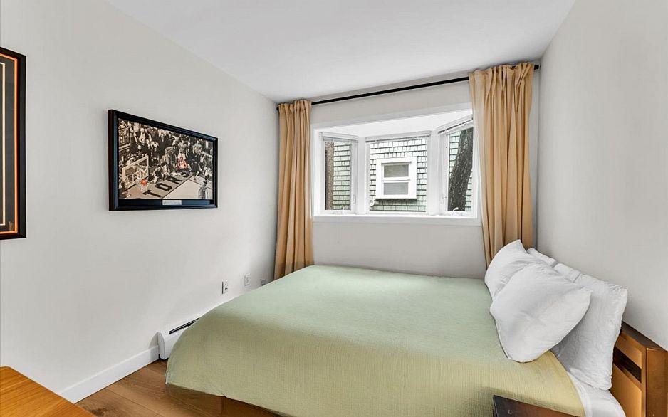 102 1935 W 1st Avenue