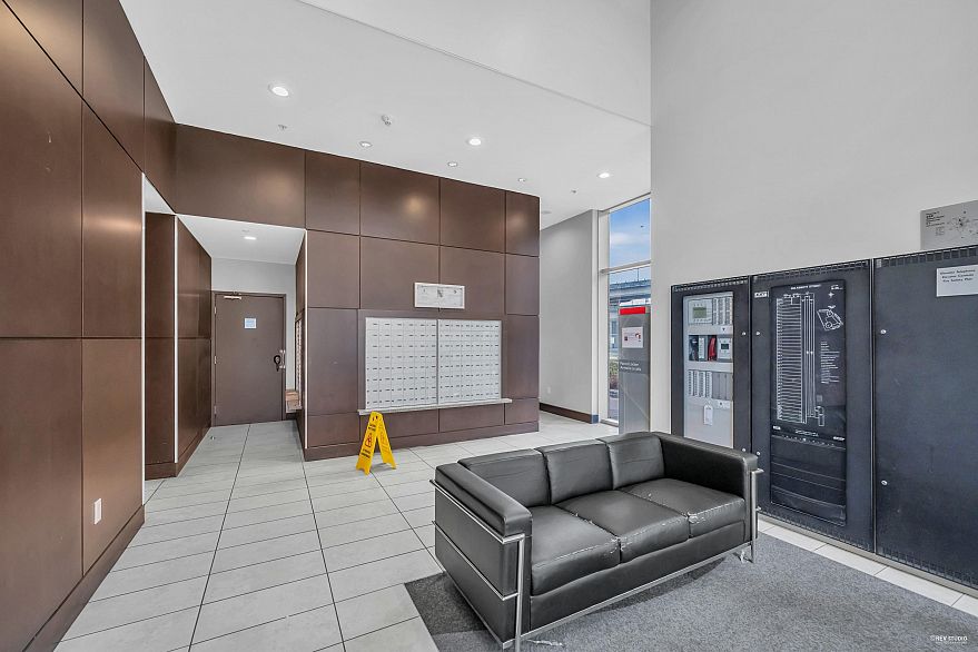 3101 688 Abbott Street