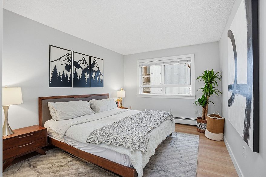 303 1516 Charles Street