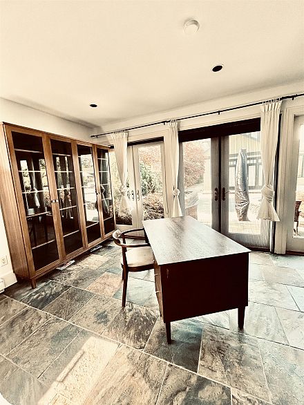 Studio 1912 ACADIA ROAD, Vancouver BC V6T 1R4