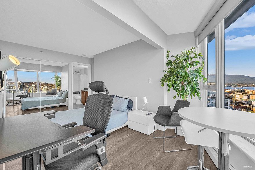 3101 688 Abbott Street