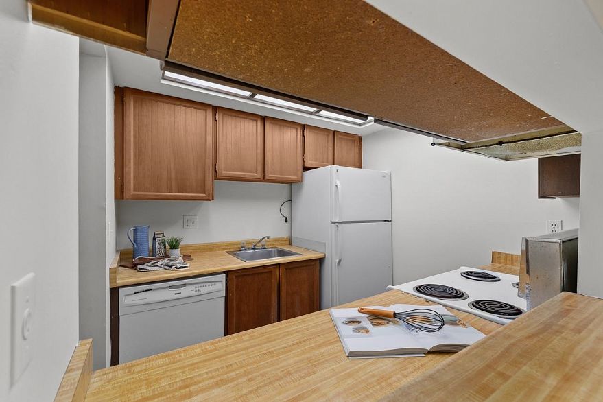 105 621 E 6th Avenue