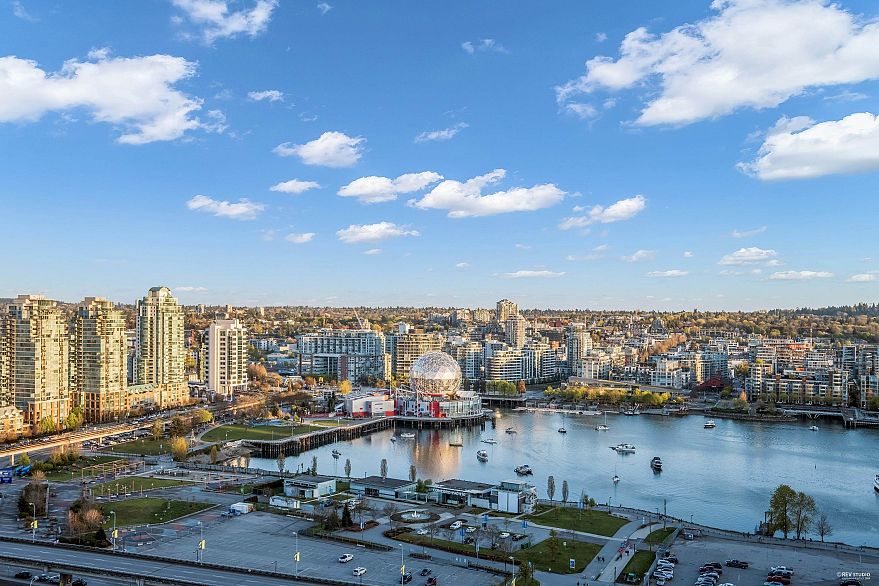 3101 688 Abbott Street