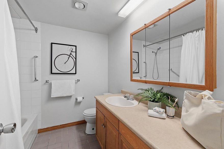 105 621 E 6th Avenue