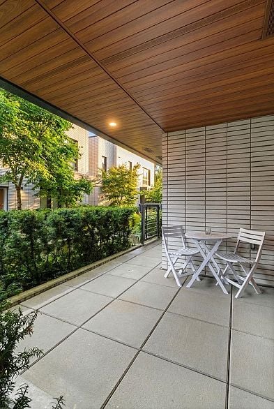 105 5383 Cambie Street