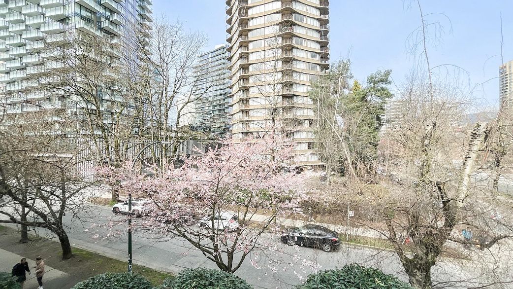 309 1500 Pendrell Street