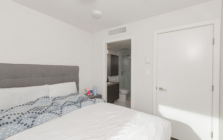 2907 8189 Cambie Street