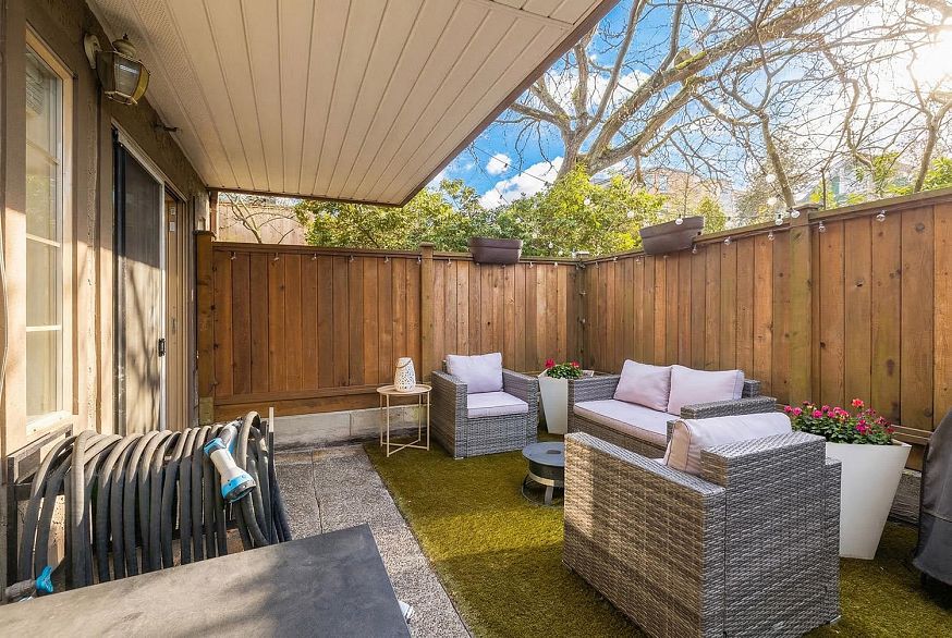 101 1689 E 4th Avenue