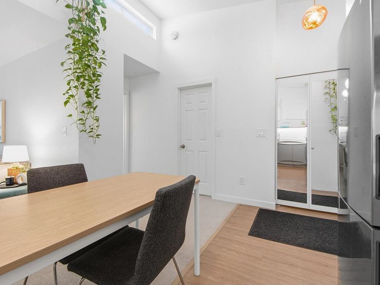 314 2416 W 3rd Avenue