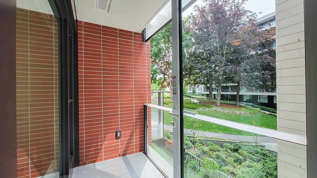 301 7128 Adera Street