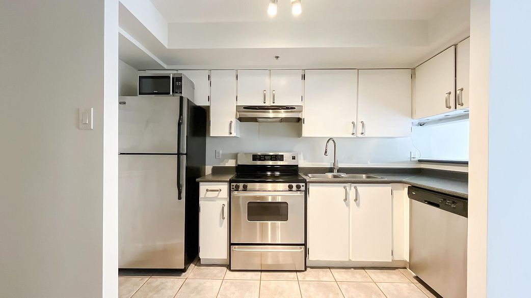 309 1500 Pendrell Street