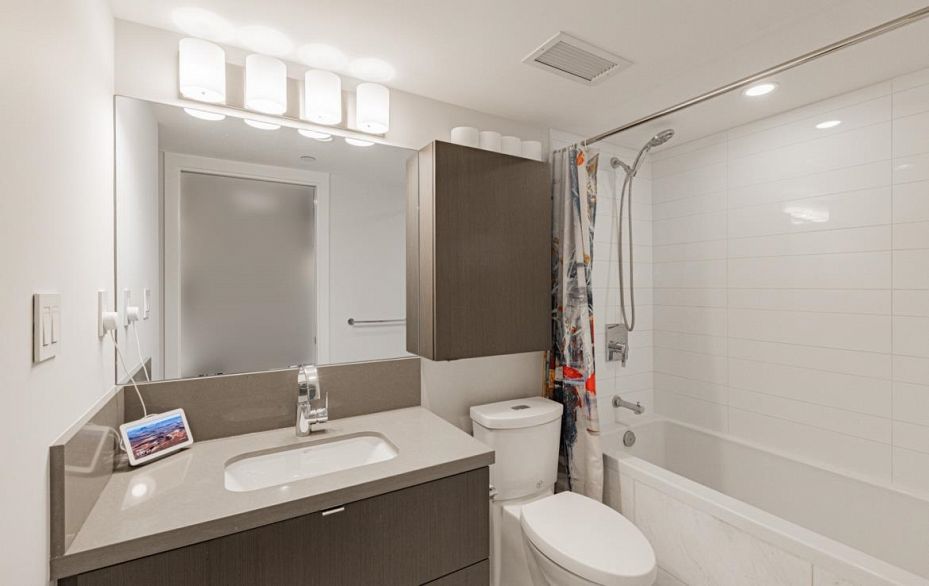 2907 8189 Cambie Street