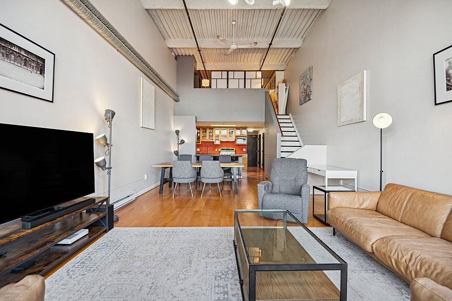 211 336 E 1st Avenue