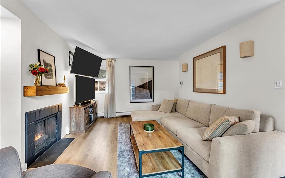 102 1935 W 1st Avenue