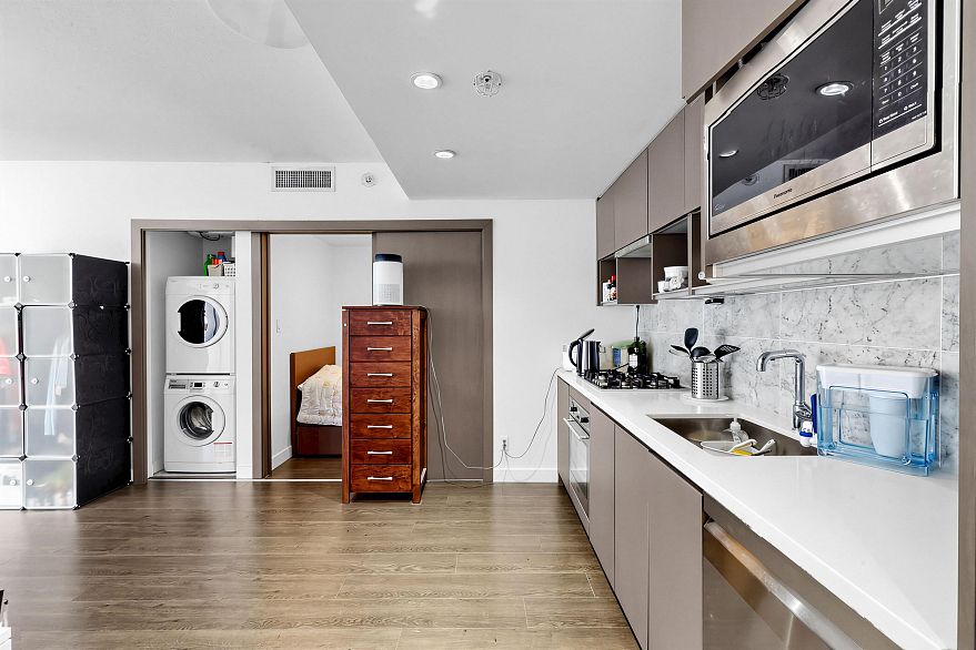 351 38 Smithe Street