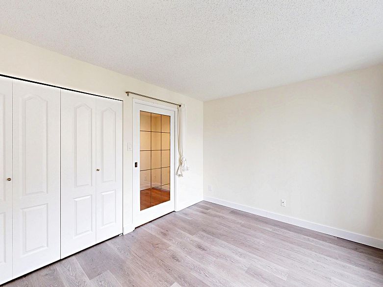 2004 1020 Harwood Street