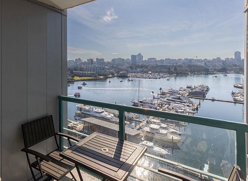 1507 1033 Marinaside Crescent