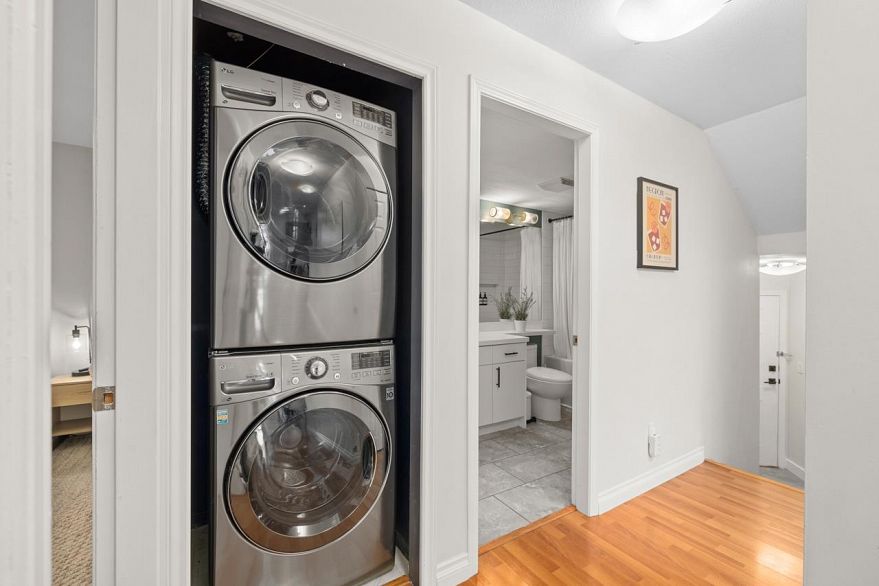 205 2212 Oxford Street