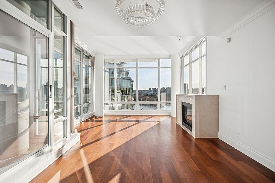 1903 1515 Homer Mews