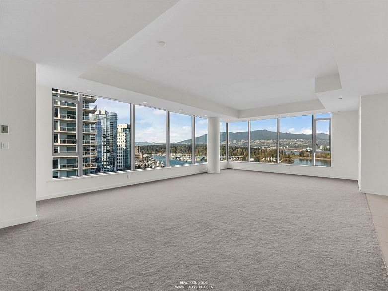 1301 277 Thurlow Street