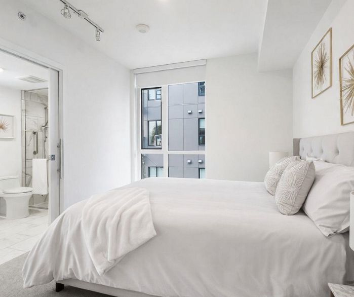 372 438 W King Edward Avenue