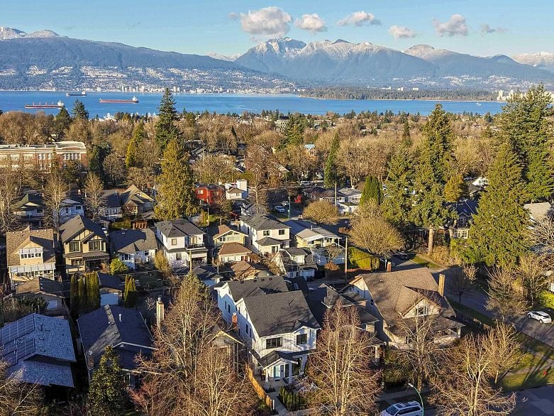 1 3919 W 18th Avenue